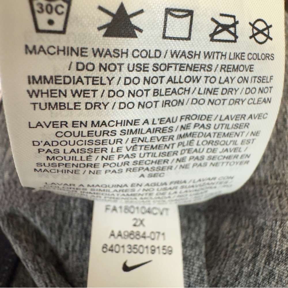 Nike Women’s Gray and Black Therma-Fit Leggings - Picture 6 of 6